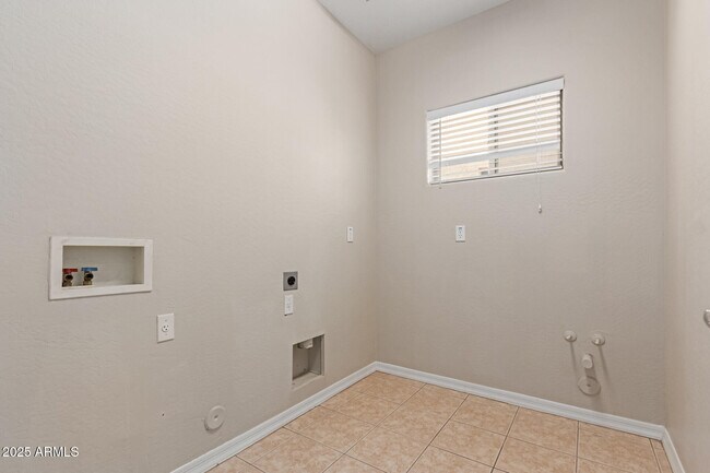 Building Photo - 2417 N 142nd Ave