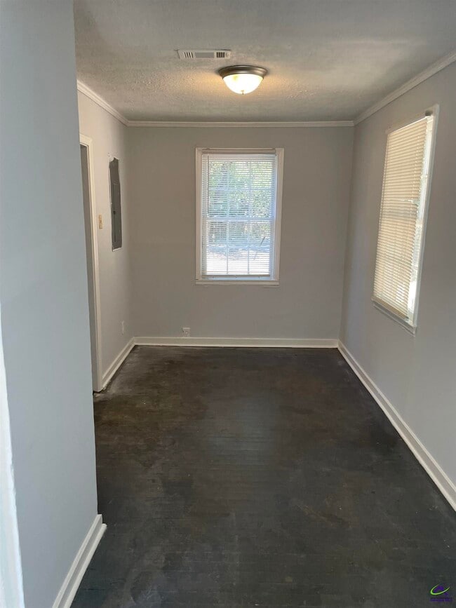 Building Photo - 216 Meadowdale Dr