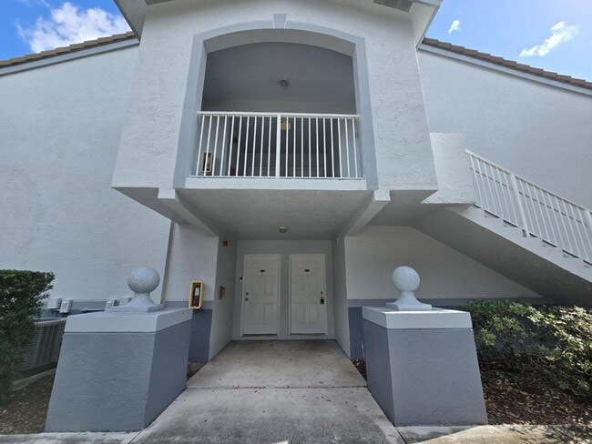 Building Photo - 2600 S University Dr