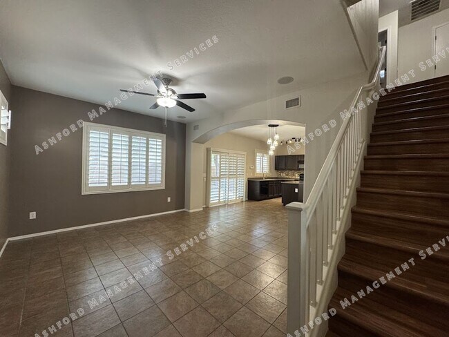 Building Photo - Contemporary Phoenix Living – Spacious 3BR...