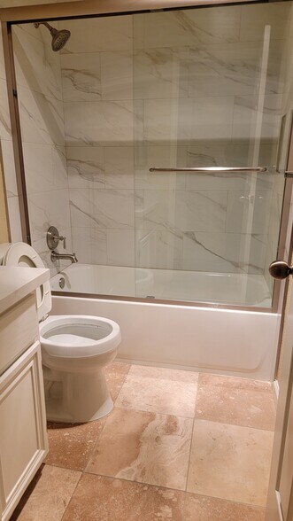 Building Photo - 119 Commodore Dr