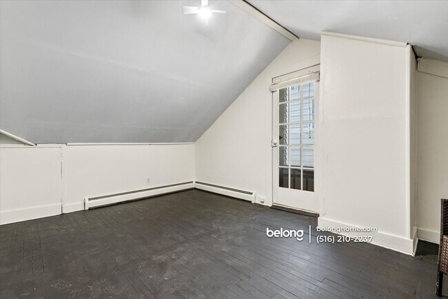 Building Photo - 2 Pirates Cove