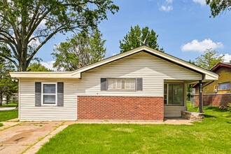 Building Photo - 9709 Duke Dr