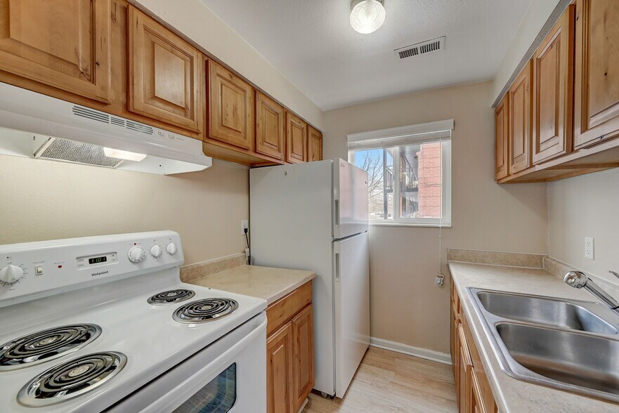 Kitchen2 - 158 W 300 N