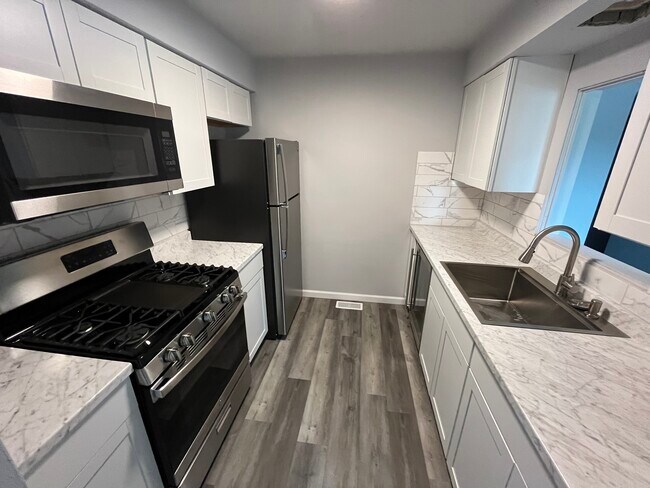 Kitchen - 45 Ben Louis Dr