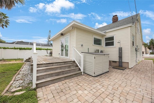 Building Photo - 15565 Gulf Blvd