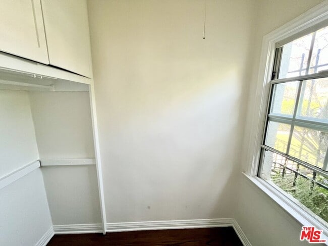 Building Photo - 1268 S Highland Ave