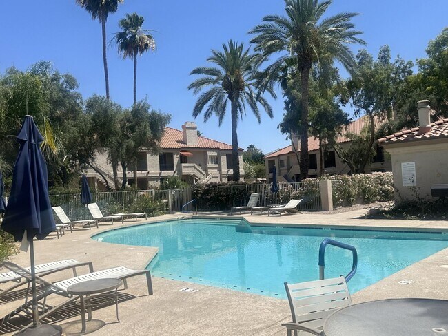 Building Photo - THE RACQUET CLUB IN SCOTTSDALE