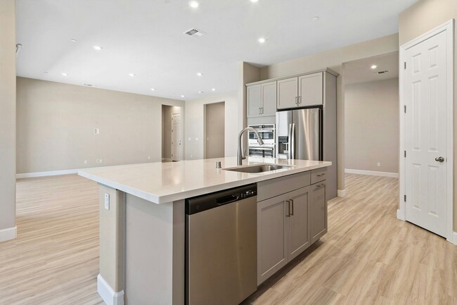 Building Photo - 2104 Day Lily Ave