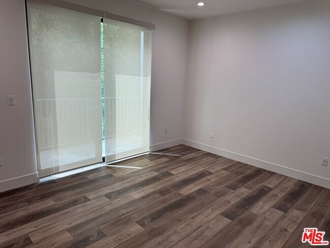 Building Photo - 621 Huntley Dr
