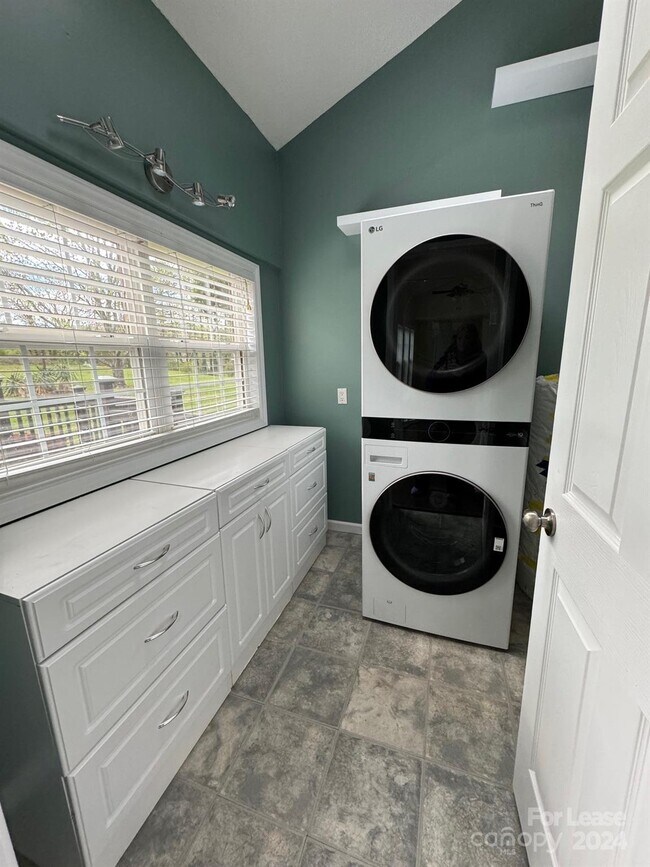 Building Photo - 2793 NC-268