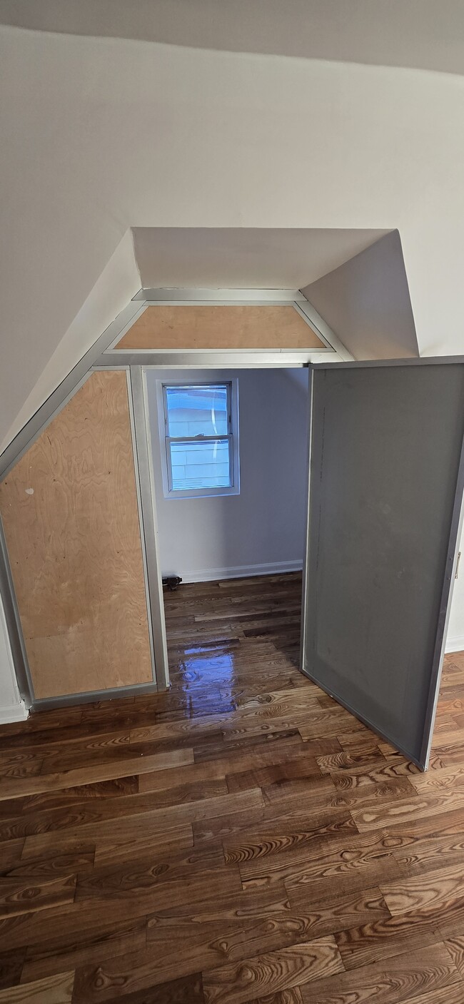 3rd floor closet - 3248 107th St