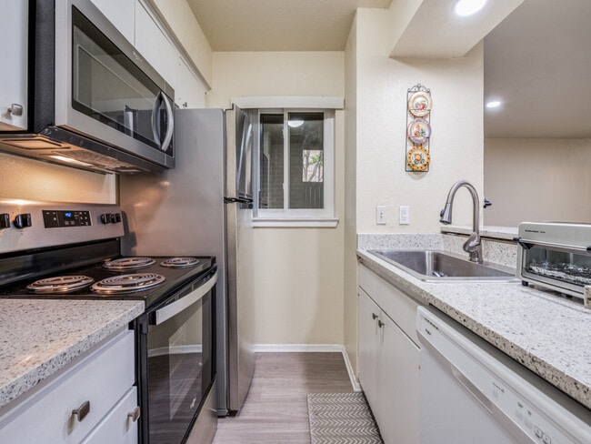 Building Photo - 6011 Milton St