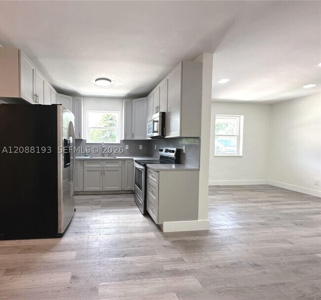 Building Photo - 2115 NW 185th St