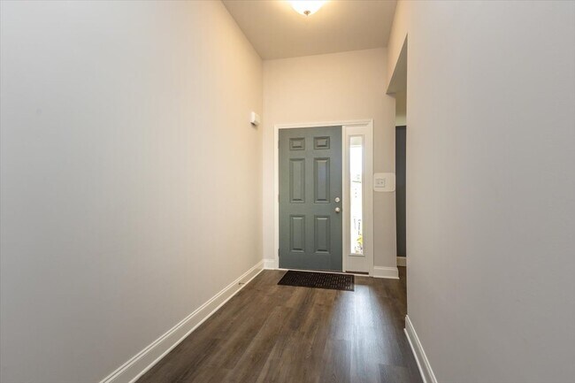Building Photo - 5961 Uselton Dr