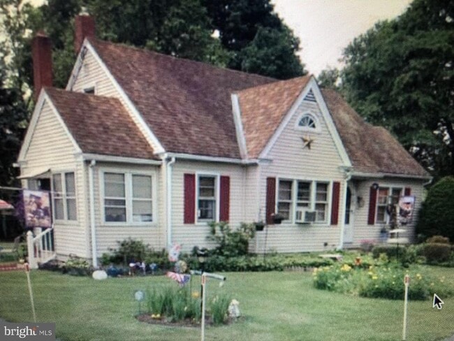 Building Photo - 4950 Perkiomen Ave