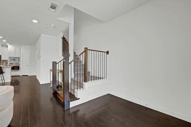 Building Photo - 432 Texas Dr