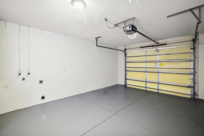 Building Photo - 517 Paulling Dr