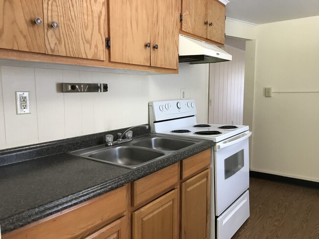 Kitchen - Unit 2 - 191 N Fairview St