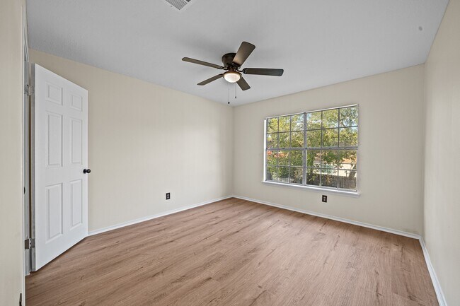 Building Photo - 18018 Autumn Trails Ln