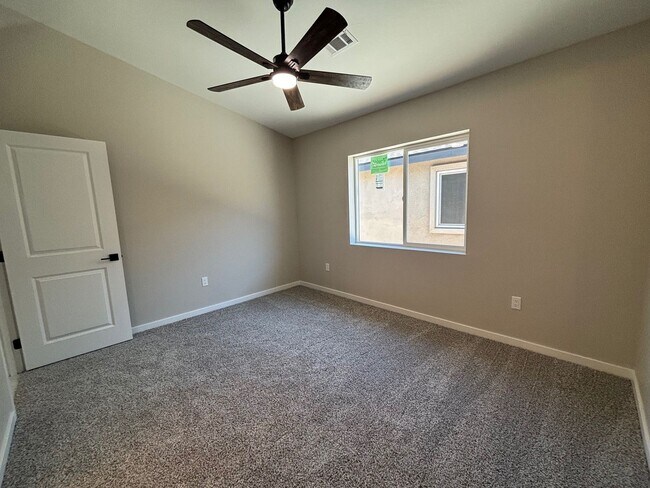 Building Photo - 9941 N Loop Blvd