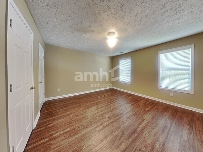Building Photo - 3442 Kittery Dr