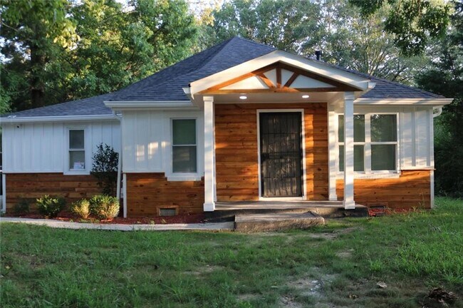 Primary Photo - 2040 Penelope St NW