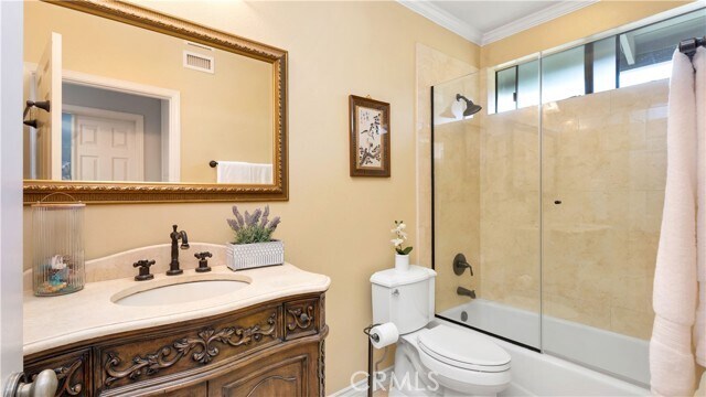 Building Photo - 30 Pinewood