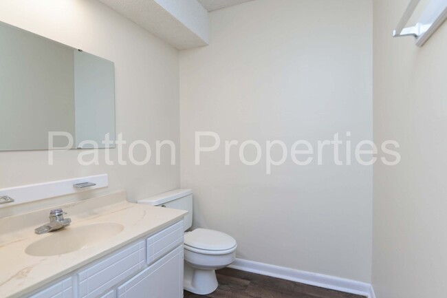 Building Photo - Point Arcadia Townhome
