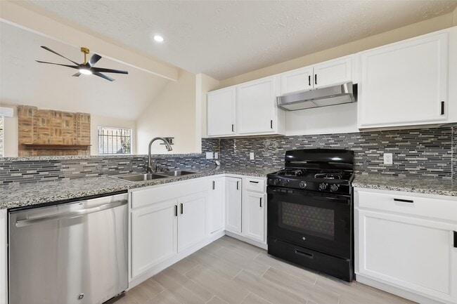 Building Photo - 7534 8 Willows Rd