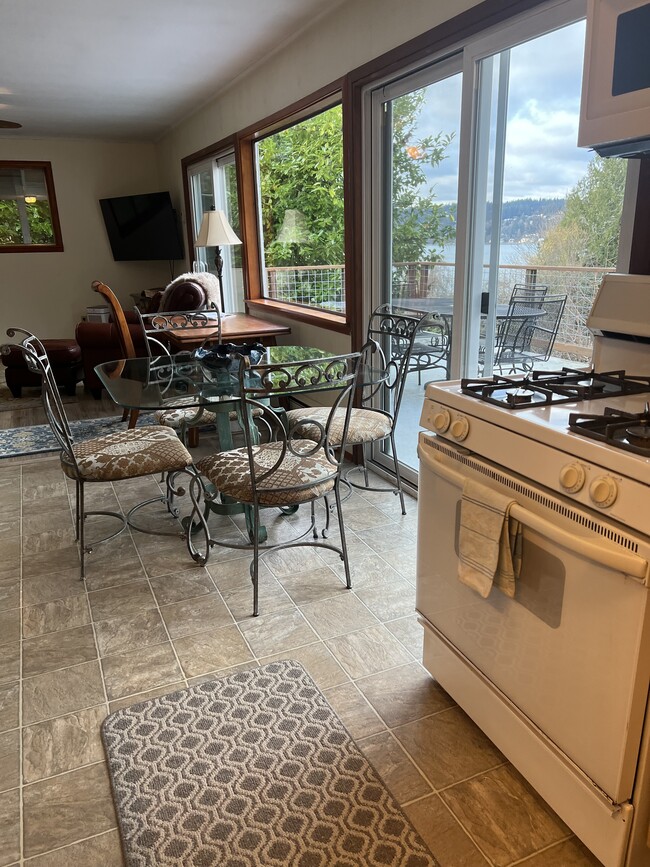 Kitchen to Living Room - 6711 Sunset View Dr NW