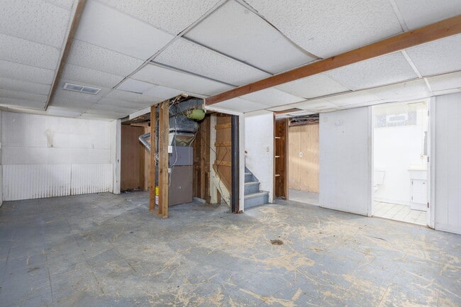 Building Photo - 6506 Memorial Ave