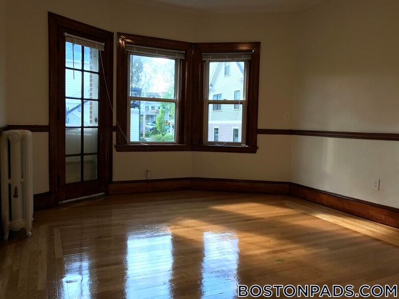 Building Photo - 163 Summer St