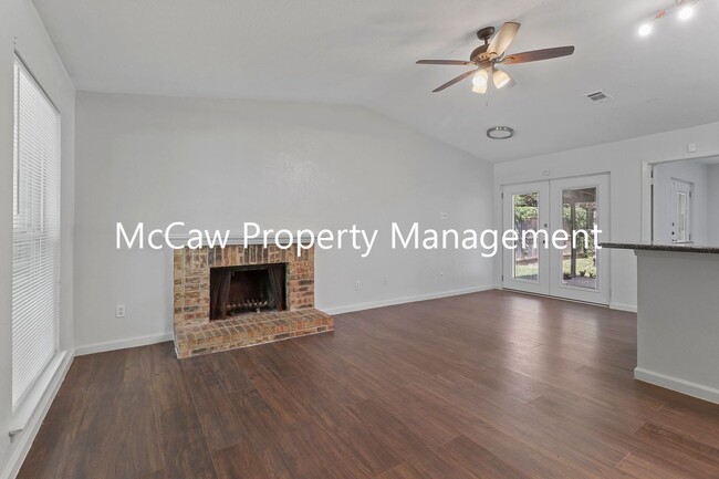 Building Photo - Coming Soon! Fantastic 2/1 Duplex in Mesqu...