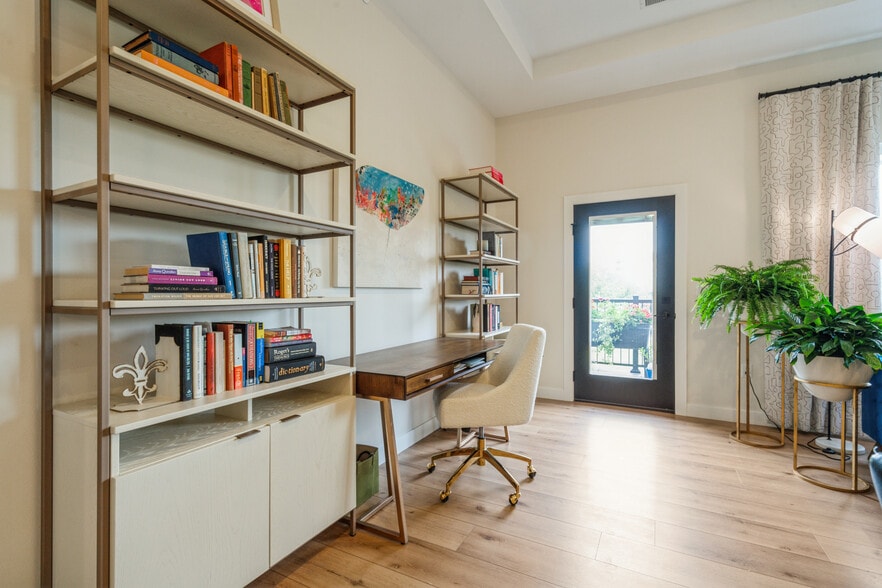 Perfect for a home office - 1953 1st Ave SE