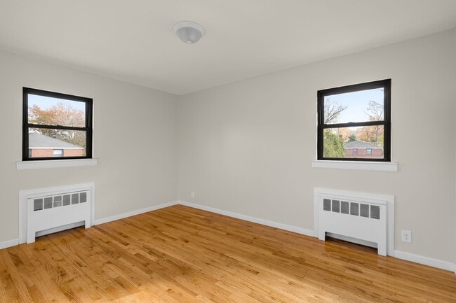 Building Photo - 486-490 Essex St