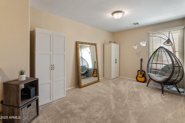Building Photo - 2331 E Sunland Ave