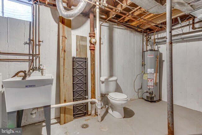 Building Photo - 2722 Jefferson Dr