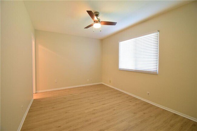 Building Photo - 12302 Deer Falls Dr