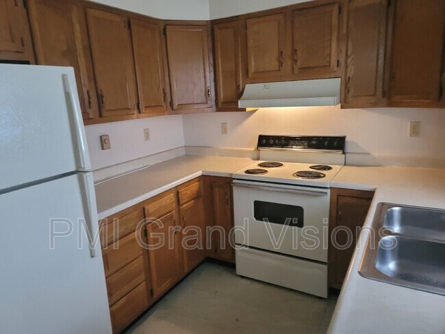 Building Photo - 1305 18th St