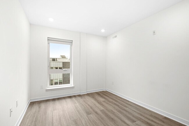 Building Photo - 2451 Frankford Ave