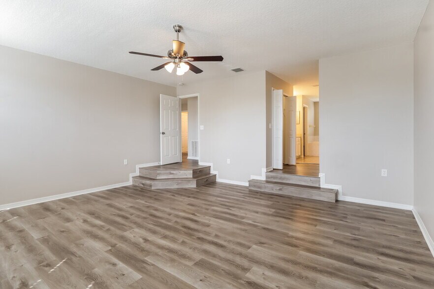 Building Photo - 1652 Crossvine Ct