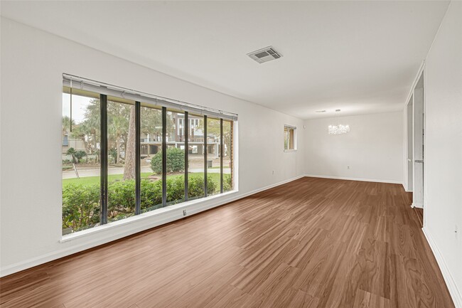 Building Photo - 2515 Baycrest Dr