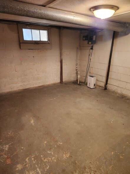 Basement - 513 Battle Ave