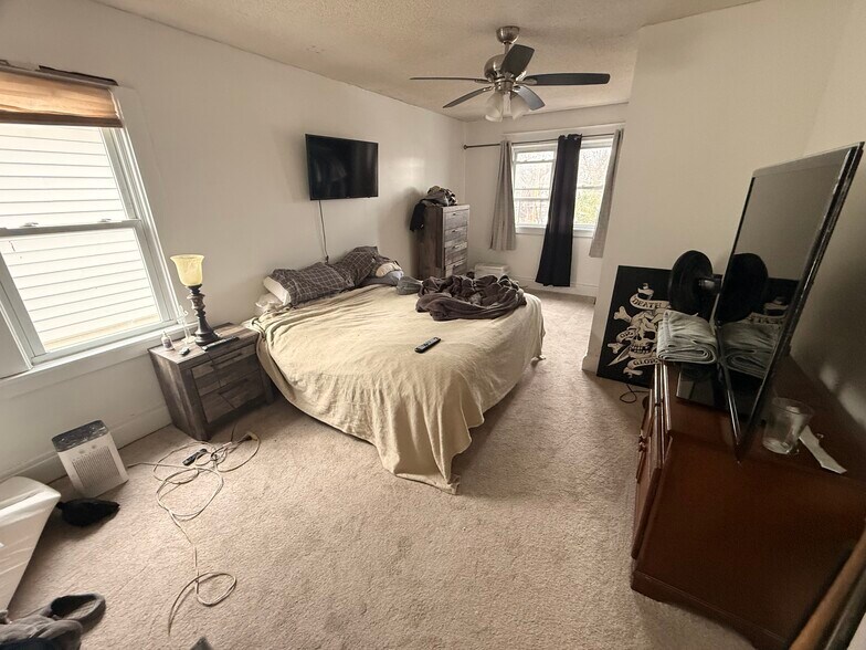 Building Photo - 359 Colvin Ave