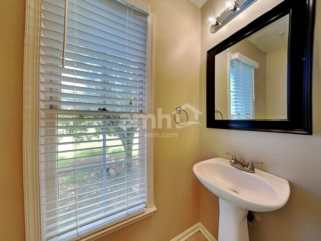 Building Photo - 6307 Stonewick Dr