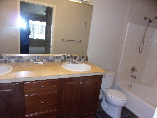 Building Photo - Canyon Ranch Condo in Gated Community.