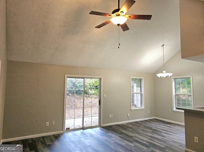Building Photo - 152 S Fairfield Dr