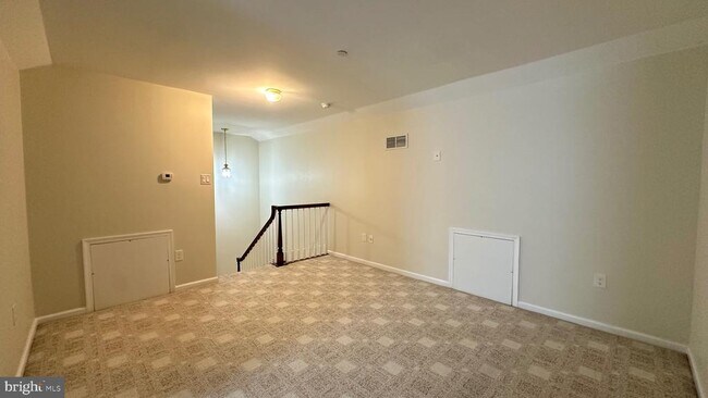 Building Photo - 938 Dutch Dr