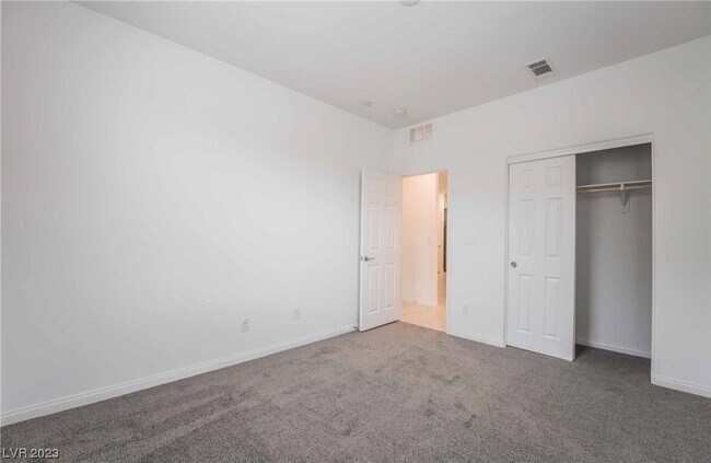 Building Photo - 623 Sedum Ave.